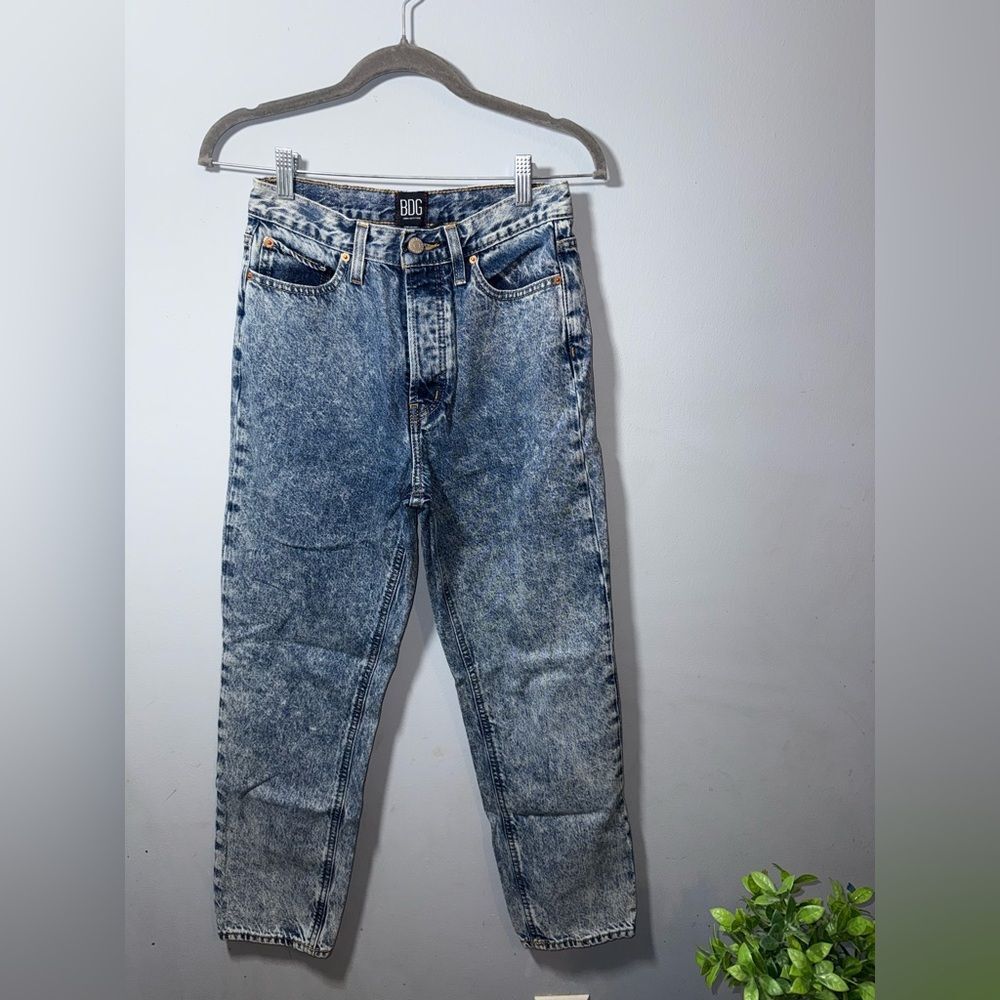 BDG by Urban Outfitters womens Slim straight Acid wash Blue Jeans Size 27 EUC